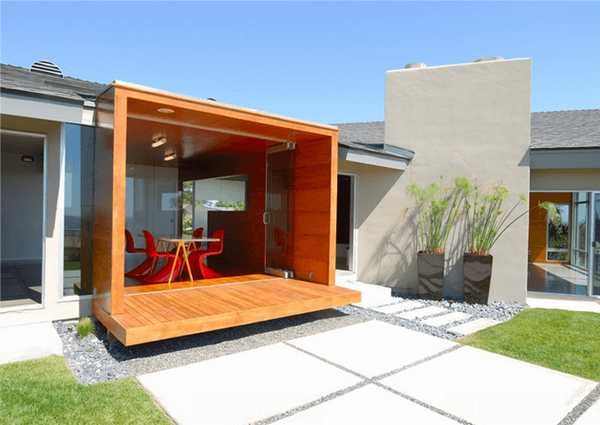 The original gazebo. With her, the design of the garden will not be boring