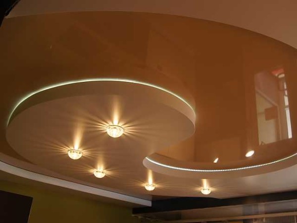Matte and glossy stretch ceiling - it turned out interesting