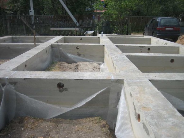 Finished foundation with air vents