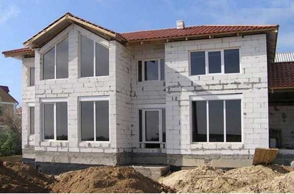 Aerated concrete house is built with a small number of floors: up to 3