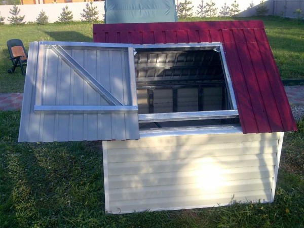 Such a shelter for a galvanized profile well for drywall, metal tiles and siding