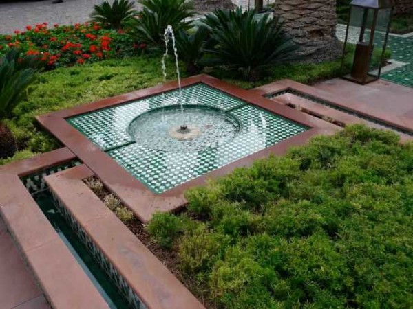 garden fountains photos