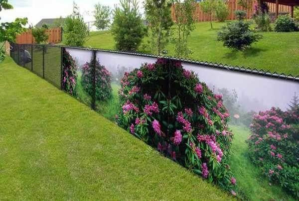 A photo grid for a fence made of a chain-link mesh and will decorate the fence and close the area from prying eyes