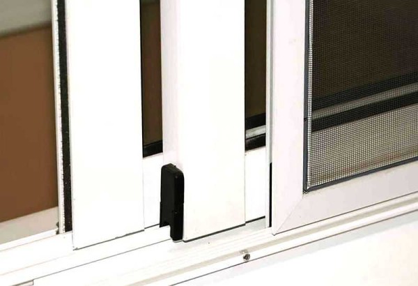 Sliding - on the same system aluminum windows