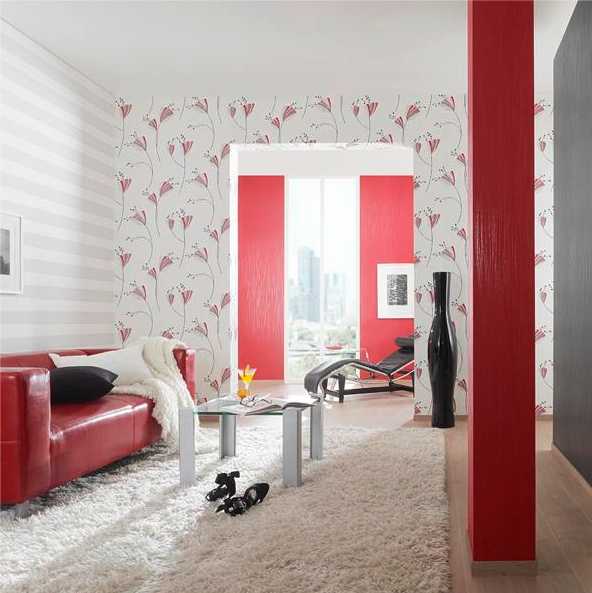 Remove the trailer effect - break a long wall with a partition, which is pasted over with eye-catching wallpaper