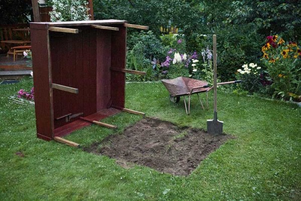 Getting down to earthworks - digging a kotolvan