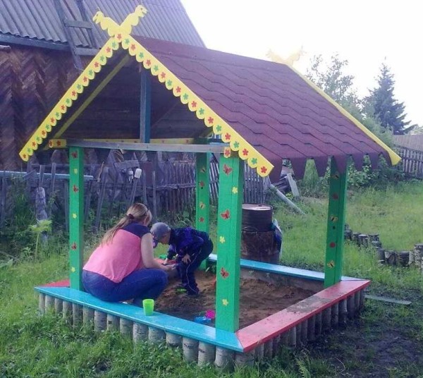 You can put a real roof over the sandbox