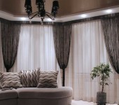 Gathered or loosened yarns in contrasting color over base fabric