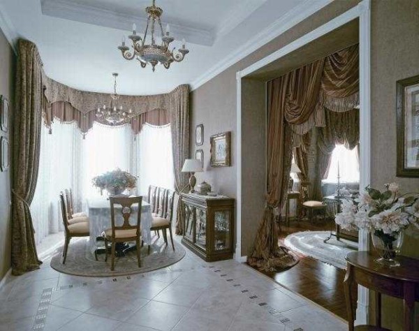 The shape of the curtains depends on the style