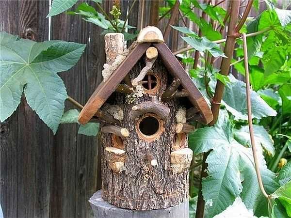 Interestingly decorated nest box