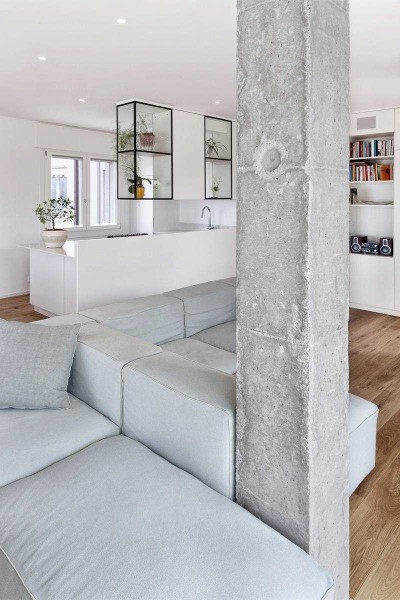 Columns - in a large room they are necessary
