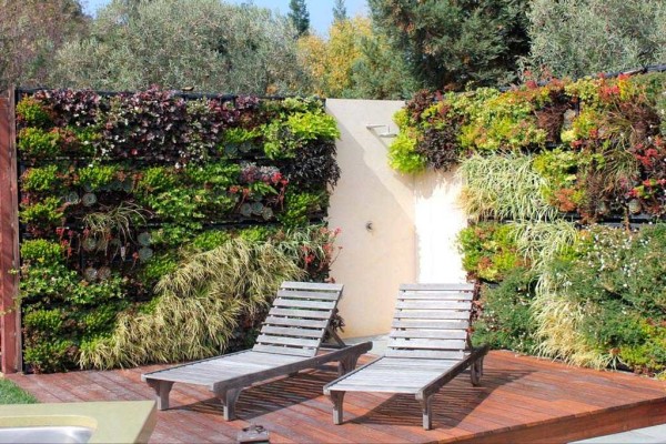 A quick way to make your fence green