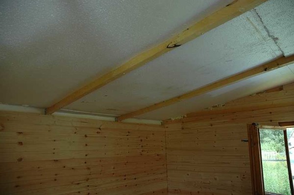 Insulation of the shed ceiling