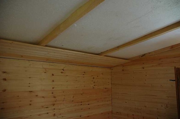 The beginning of the ceiling clapboard
