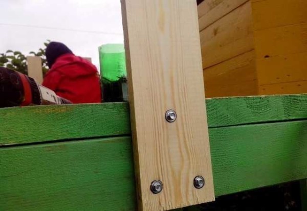 Powerful self-tapping screws, three for each plank