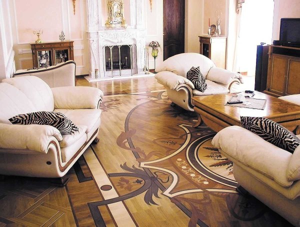 Artistic parquet - beautiful, but looks only in large rooms