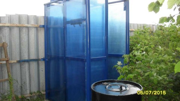 Mounted polycarbonate
