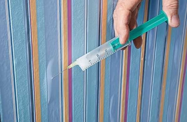 Blowing bubbles on the wallpaper
