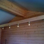 Traditional white ceiling combined with beams - looks great