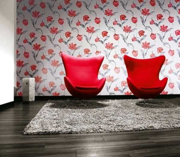 The style is different, the principle of wallpaper selection is the same: the colors should be repeated in the upholstery, accessories or textiles.