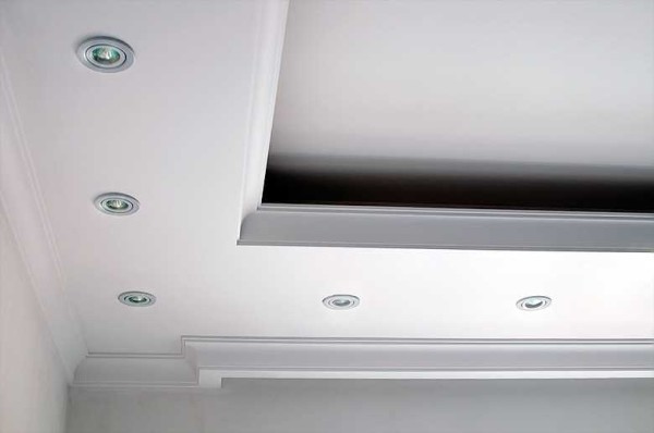 To install hidden lighting in the lower level box, make a special shelf for the lamps