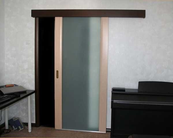 Single-leaf interior sliding doors