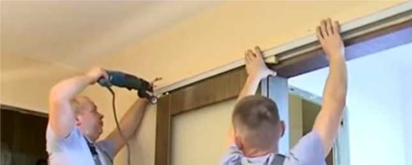 We fix the doors on the wall