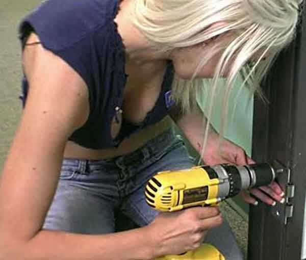 Do-it-yourself adjustment of the front door can be done even by fragile female hands))