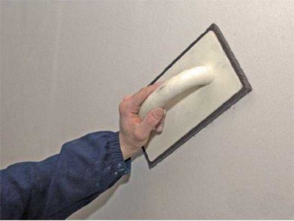 It is necessary to clean the irregularities with sandpaper