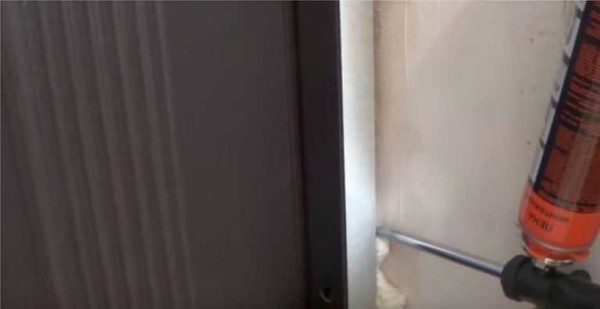 Blow out the mounting gaps with foam