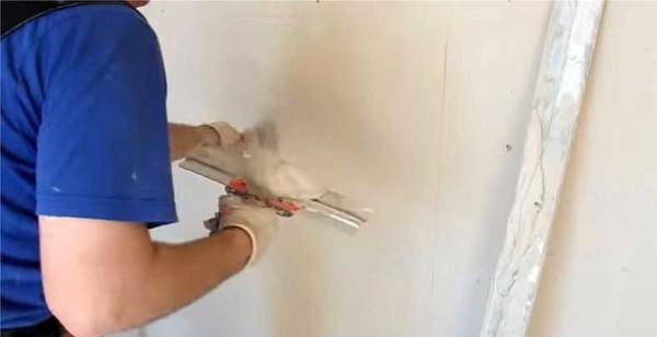 Leveling walls for putty