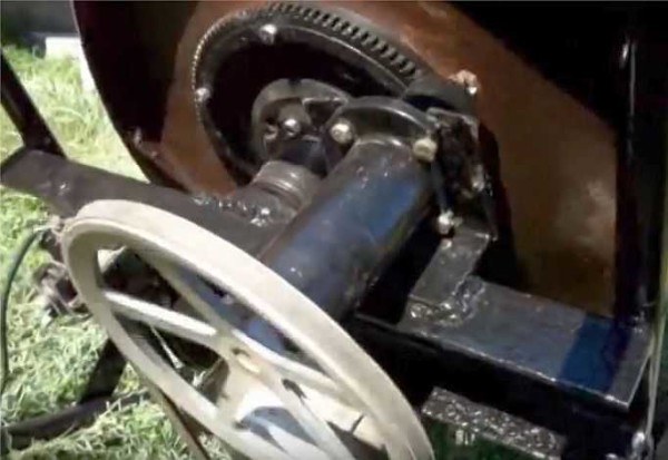 Gear and barrel mount