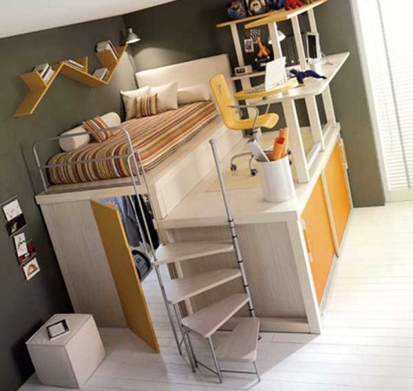Mini-room with dressing room and work area