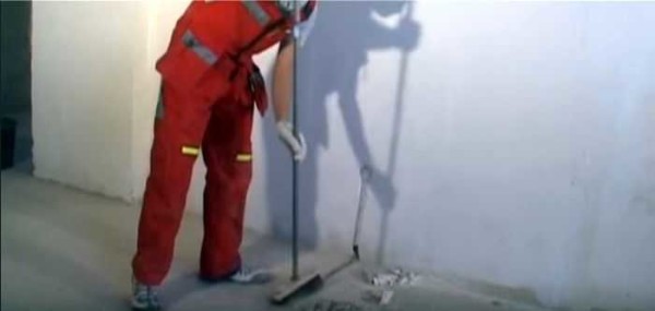 The floor surface must be absolutely clean
