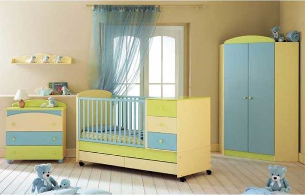 Great combination: a bed with an attached chest of drawers / changing table