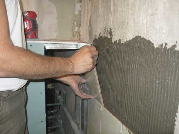 Bathroom decoration with tiles: put on the walls