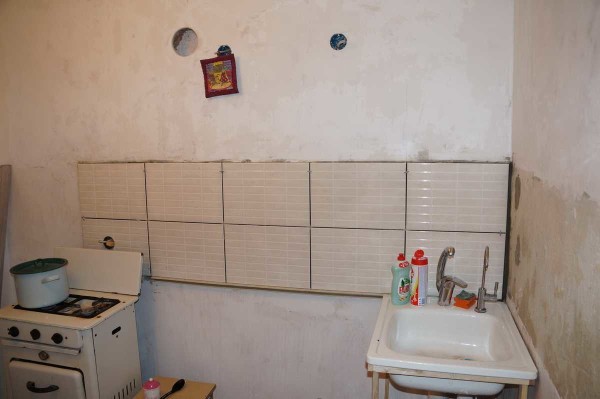 The tiles on the apron in the kitchen are laid
