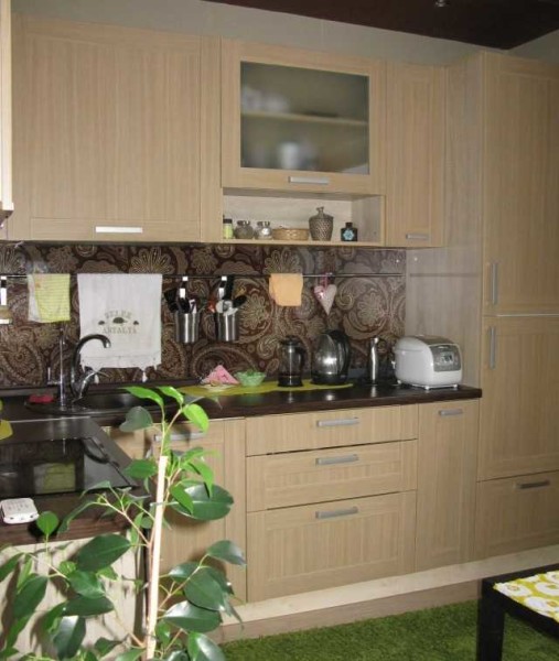 Beige and brown is another traditional option for small kitchens