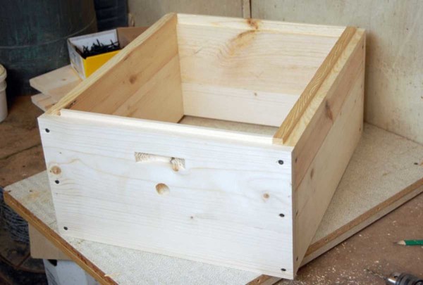Hive body for 12 frames