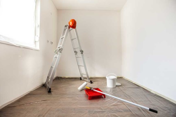 It is more convenient to paint from the floor, and for this, the roller must be attached to a long, but lightweight handle