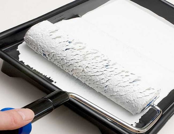 Paint tray makes work easier