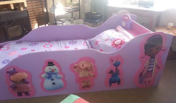 DIY children's bed for a girl
