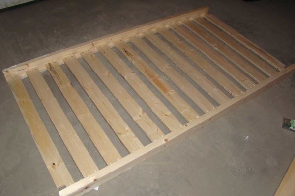 We fasten the transverse strips