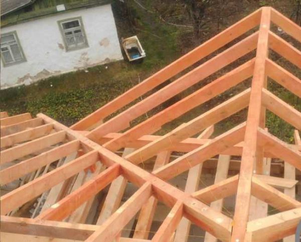 Connecting rafters in the valley