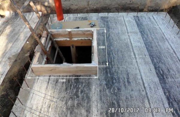 Entrance formwork installed
