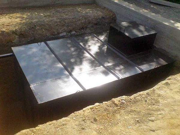 The metal cellar will not leak, but it can float