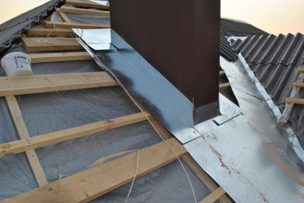 Organization of a rectangular pipe bypass on the roof