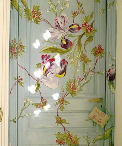 Option for those who know how to draw - writing on the door