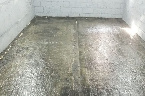 After two layers of concrete impregnation, the floor is not dusty at all