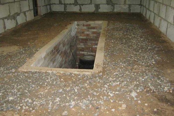 Earthen floor with gravel